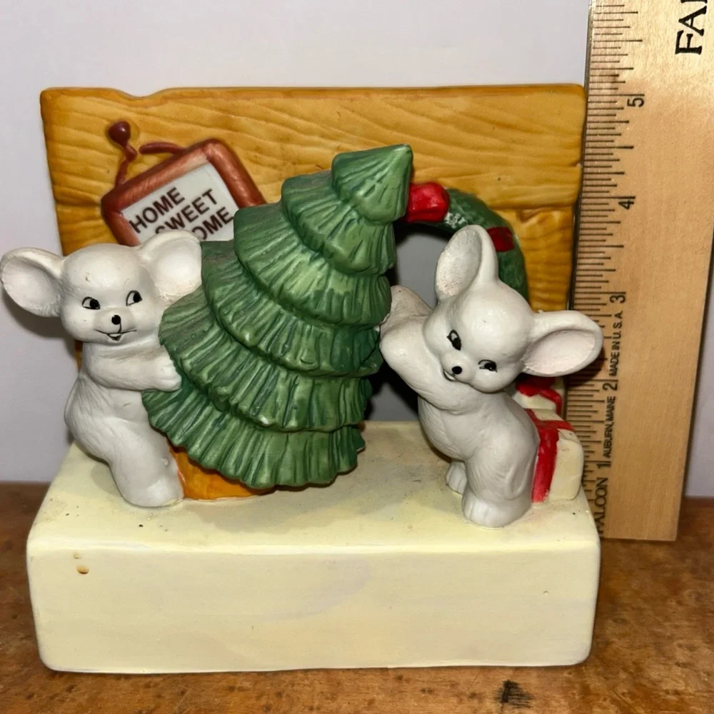 House of Lloyd Yuletide Mice Musical Figurine Music Box Light Christmas 1988 Vtg